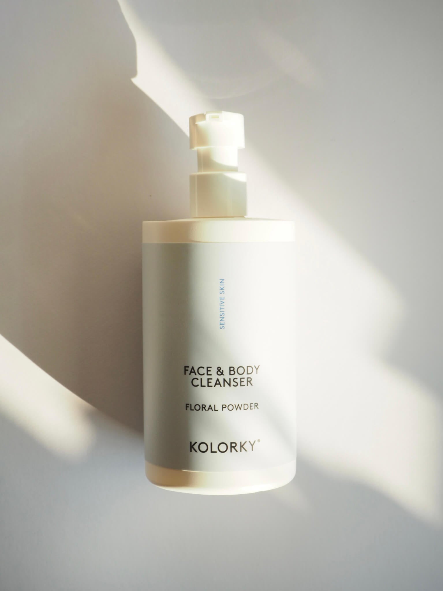 Čistiaci prípravok na tvár a telo Sensitive, kvetinový prášok, 290 ml