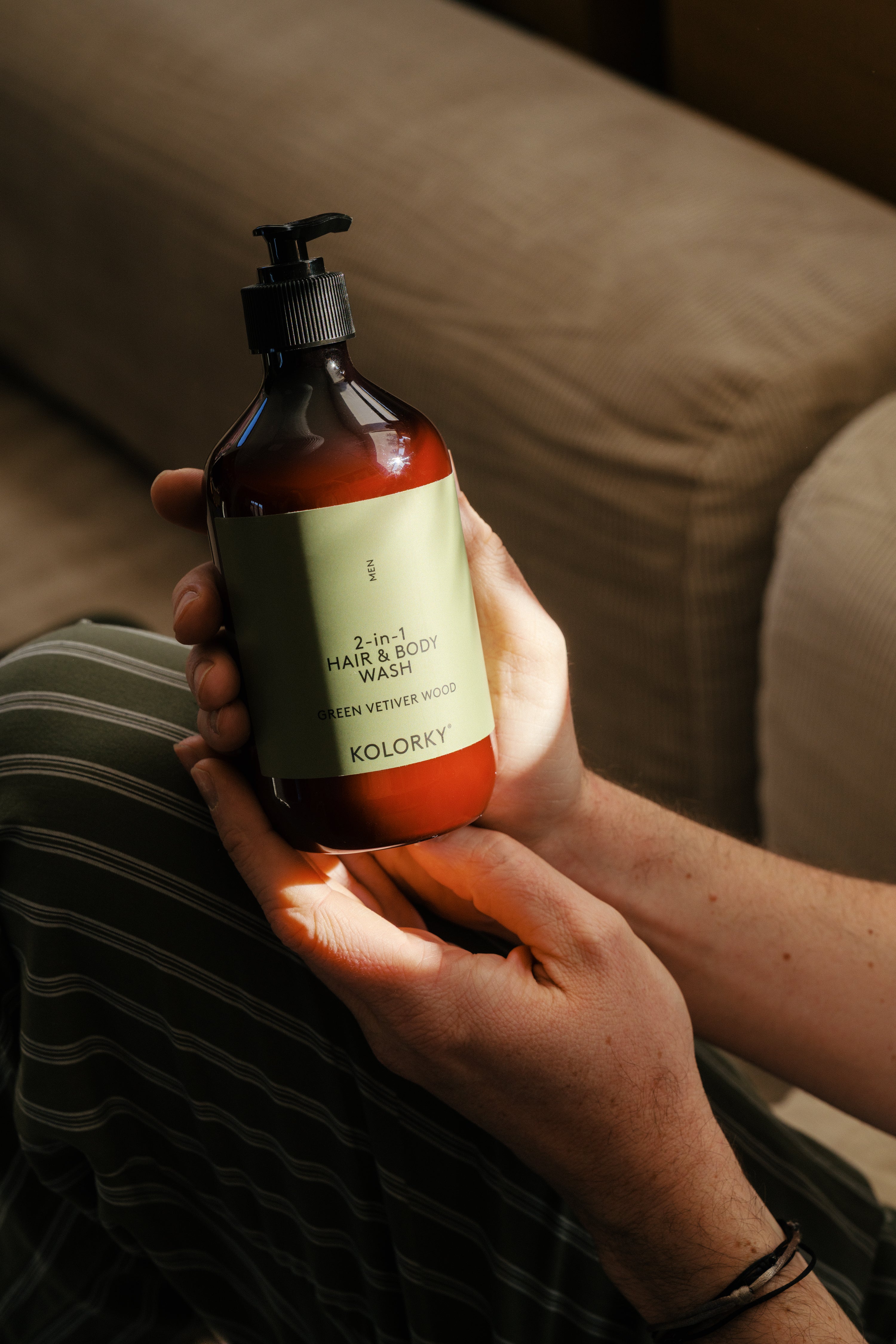 2-in-1 HAIR & BODY WASH, Green, Vetiver Wood, 490 ml